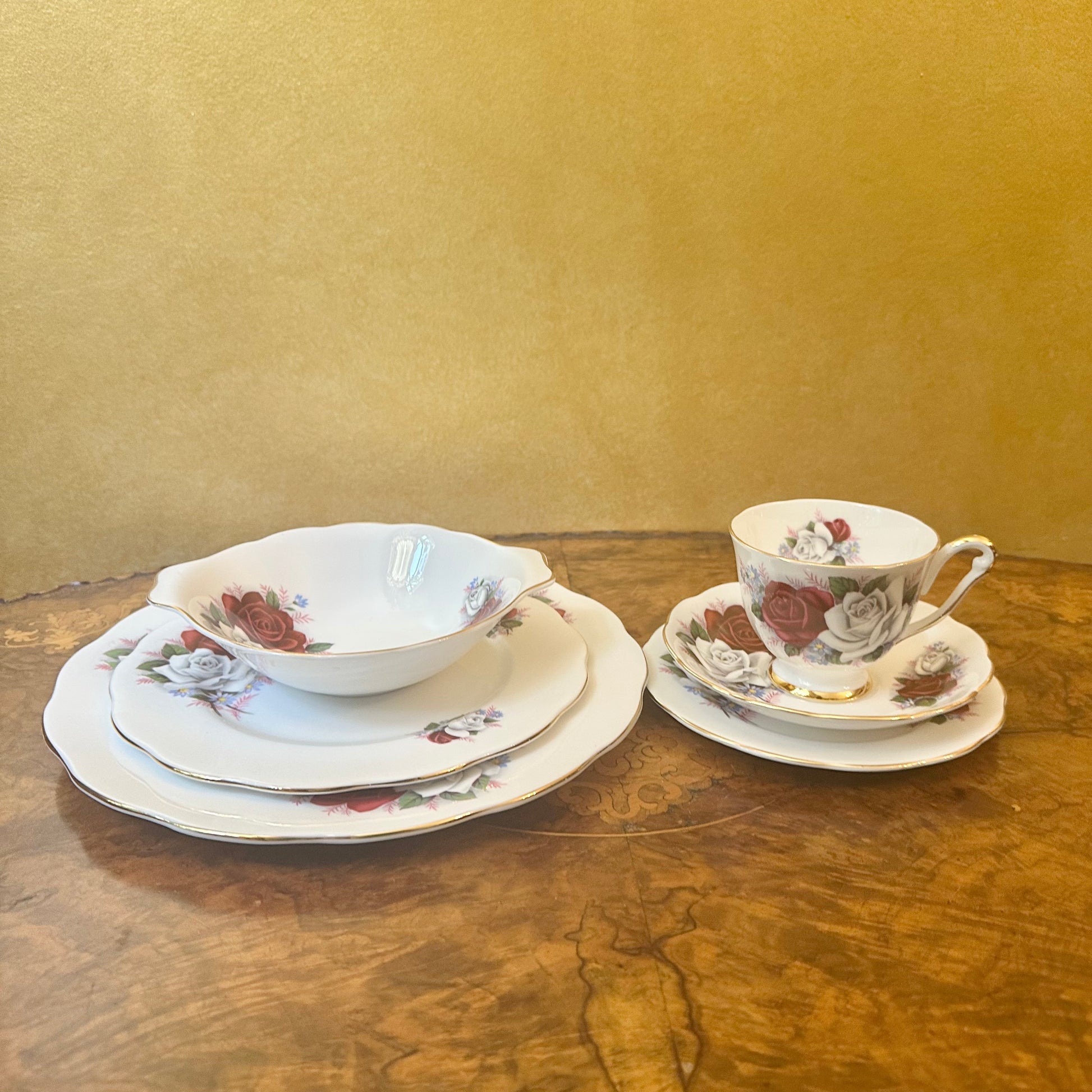 Queen Anne Duet Roses Print 36 Piece Dinner Set 