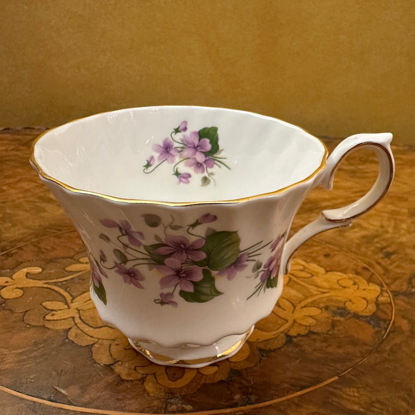 Queen Anne Violets Print Cup