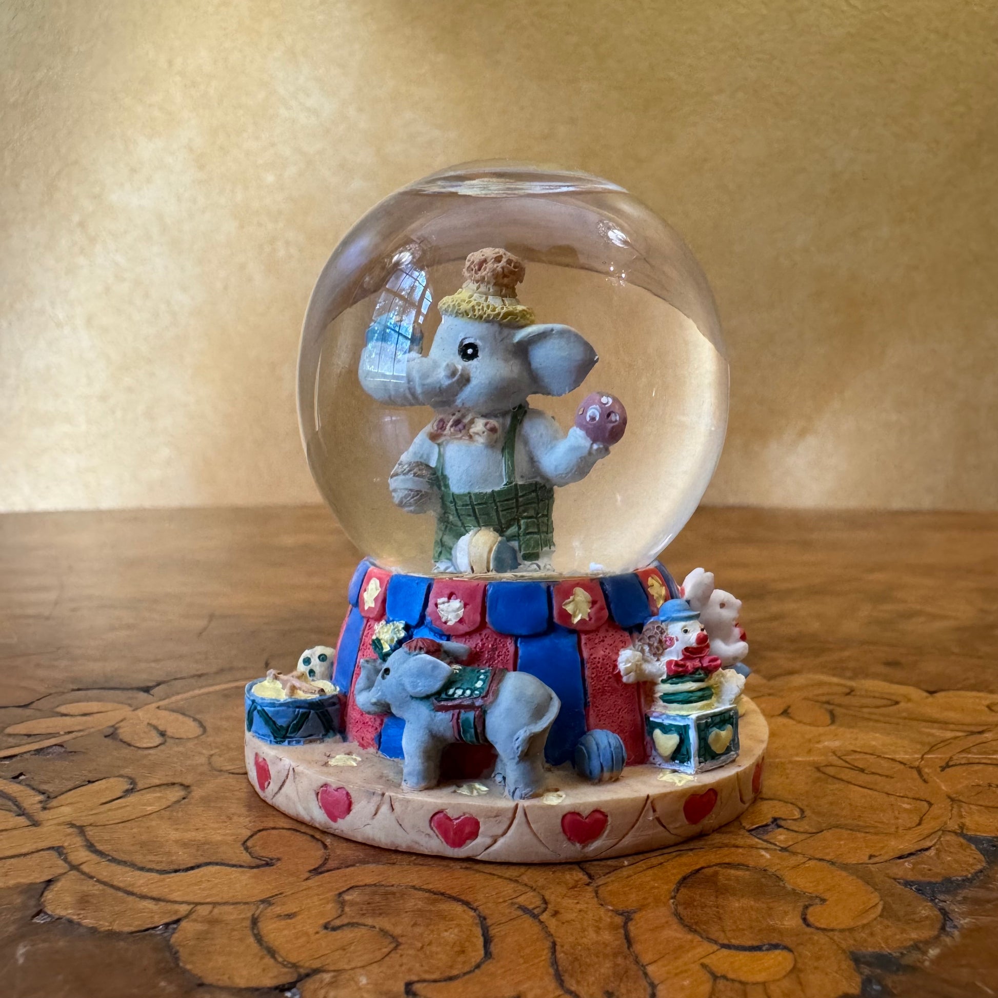 Regency Fine Art Elephant Snow Globe 