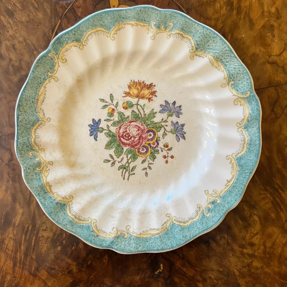 Vintage Royal Doulton Kingswood Tea Cup Trio Set