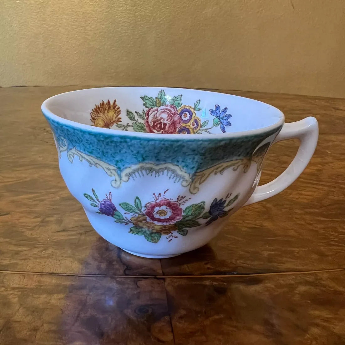 Vintage Royal Doulton Kingswood Tea Cup Trio Set