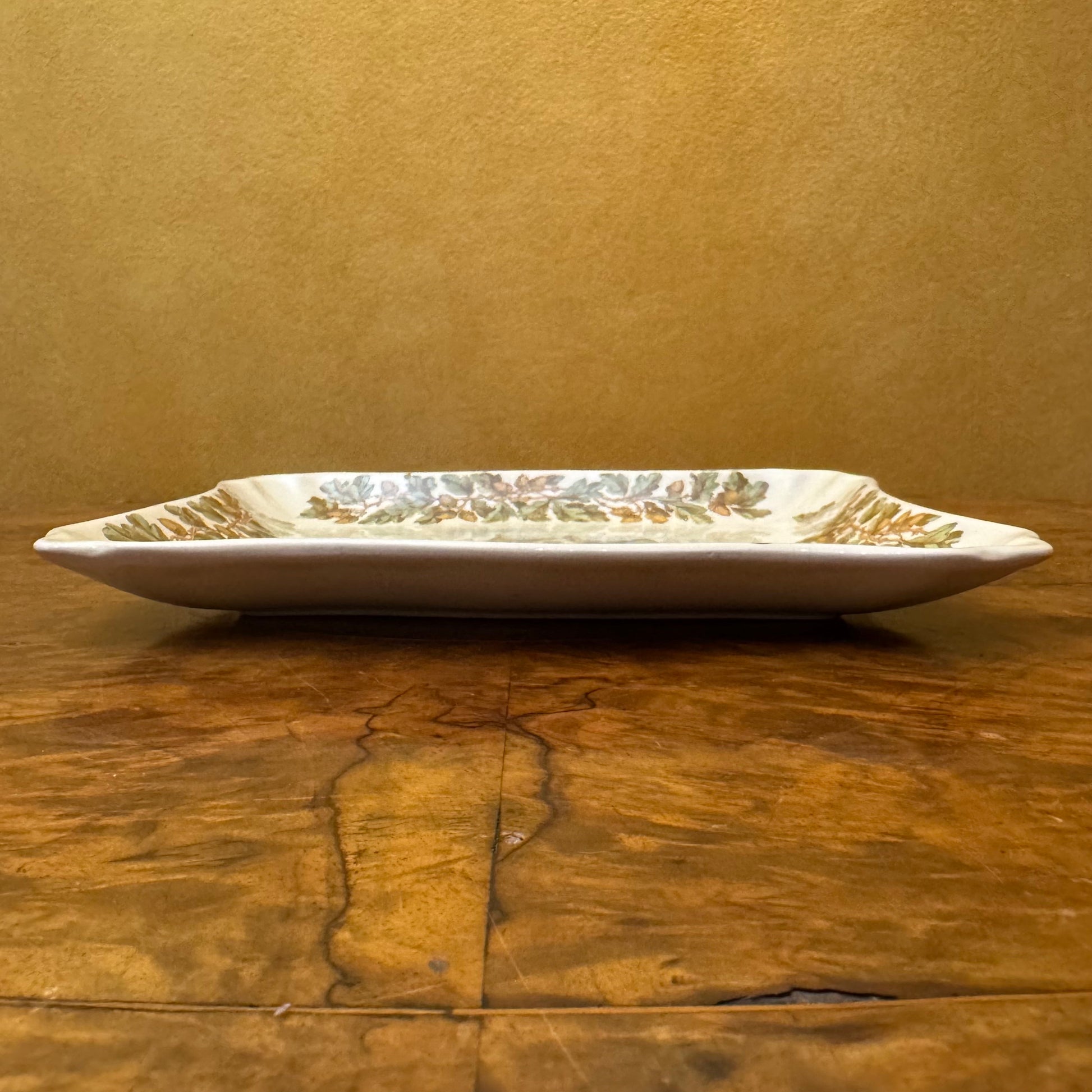 Royal Doulton Old English Inns The Peacock Rowsley Tray 