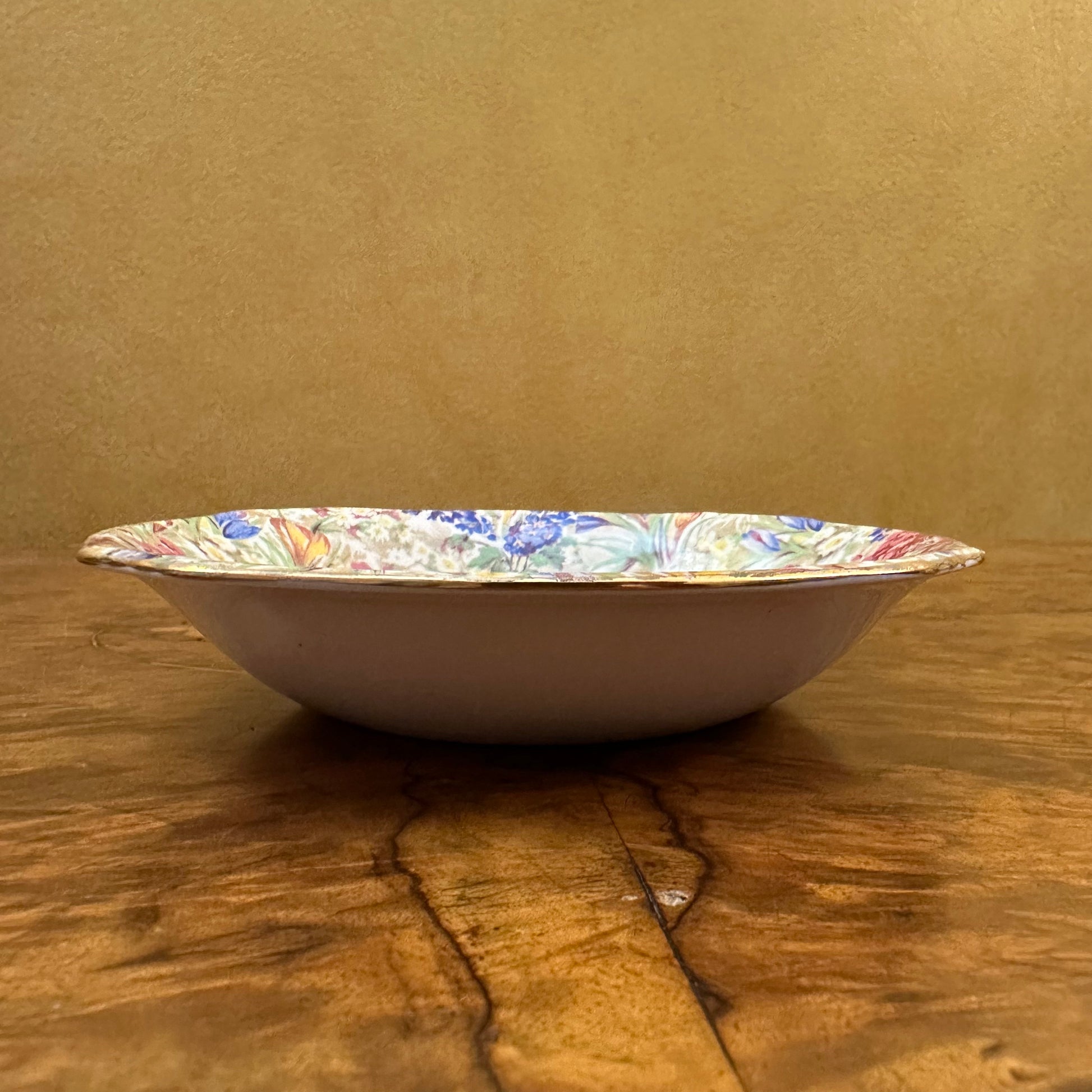 Royal Winton Grimwades White Crocus Chintz Bowl