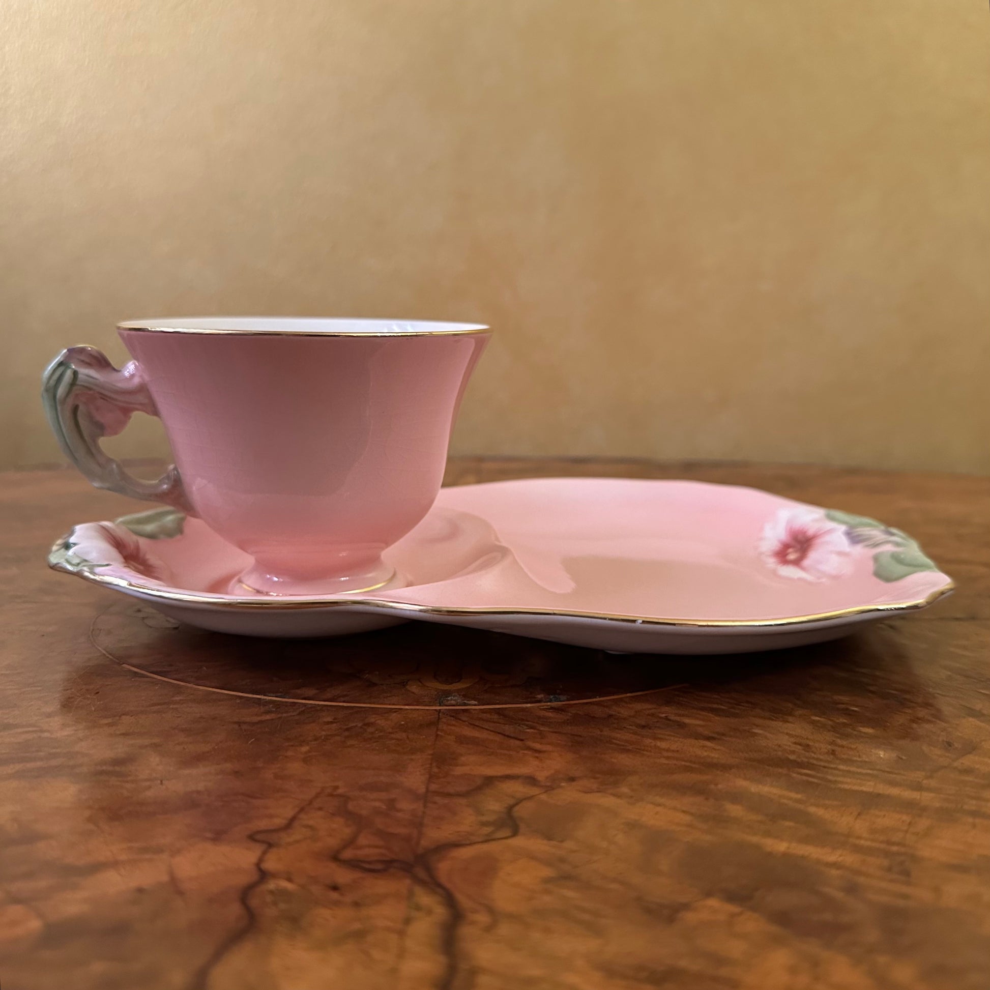Royal Winton Petunia Tea Cup & Tennis Plate 