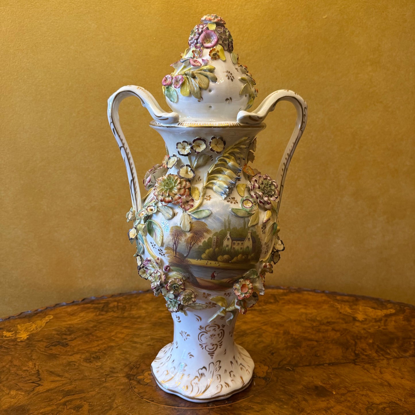 Scene Twin Handles Vase Lid