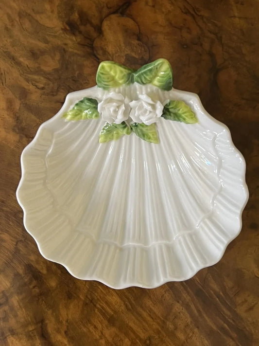 Small White Shell Shape Porcelain Dish