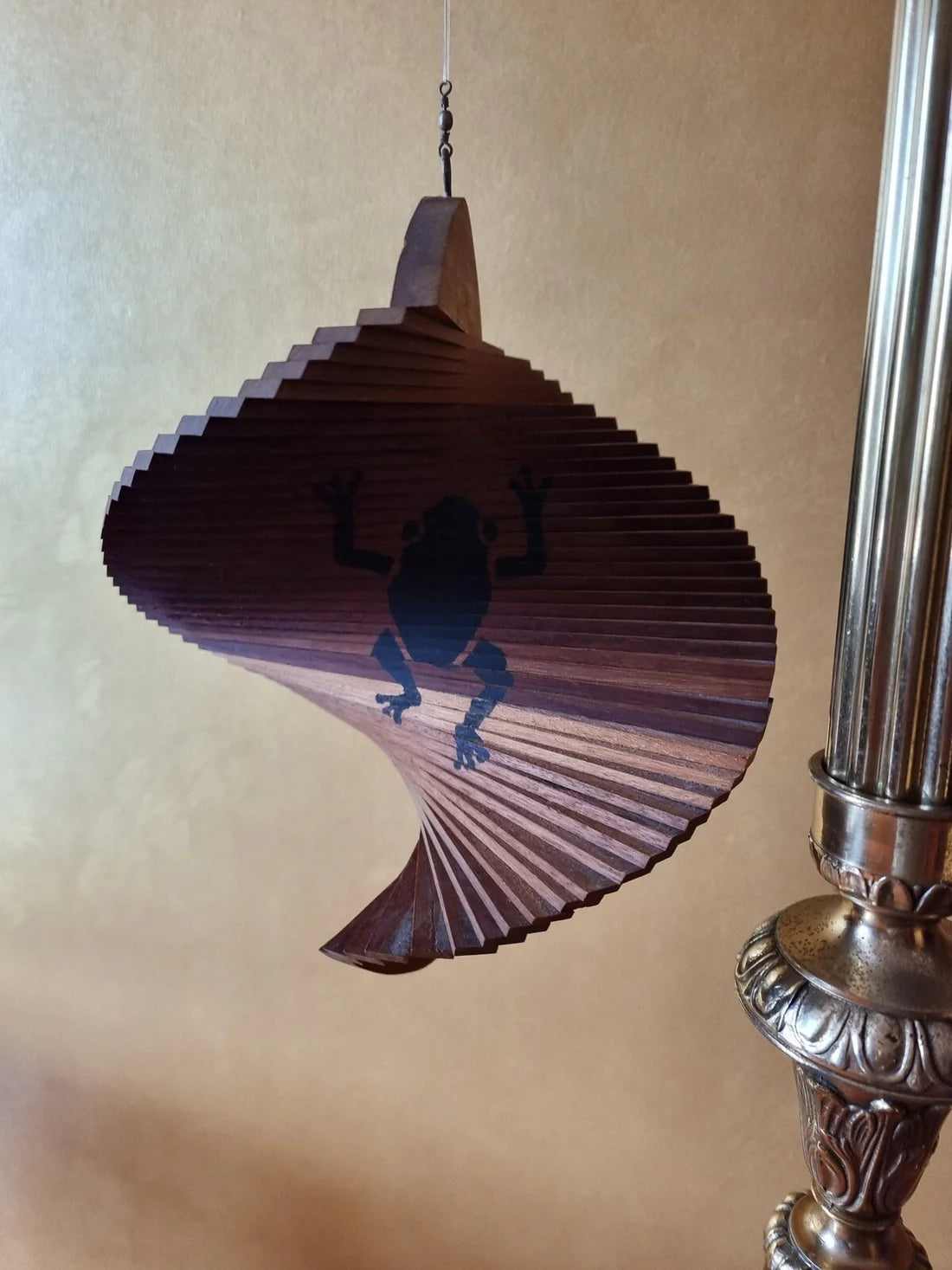 Wooden Spiral Hanging Frog Print Wind Ornament