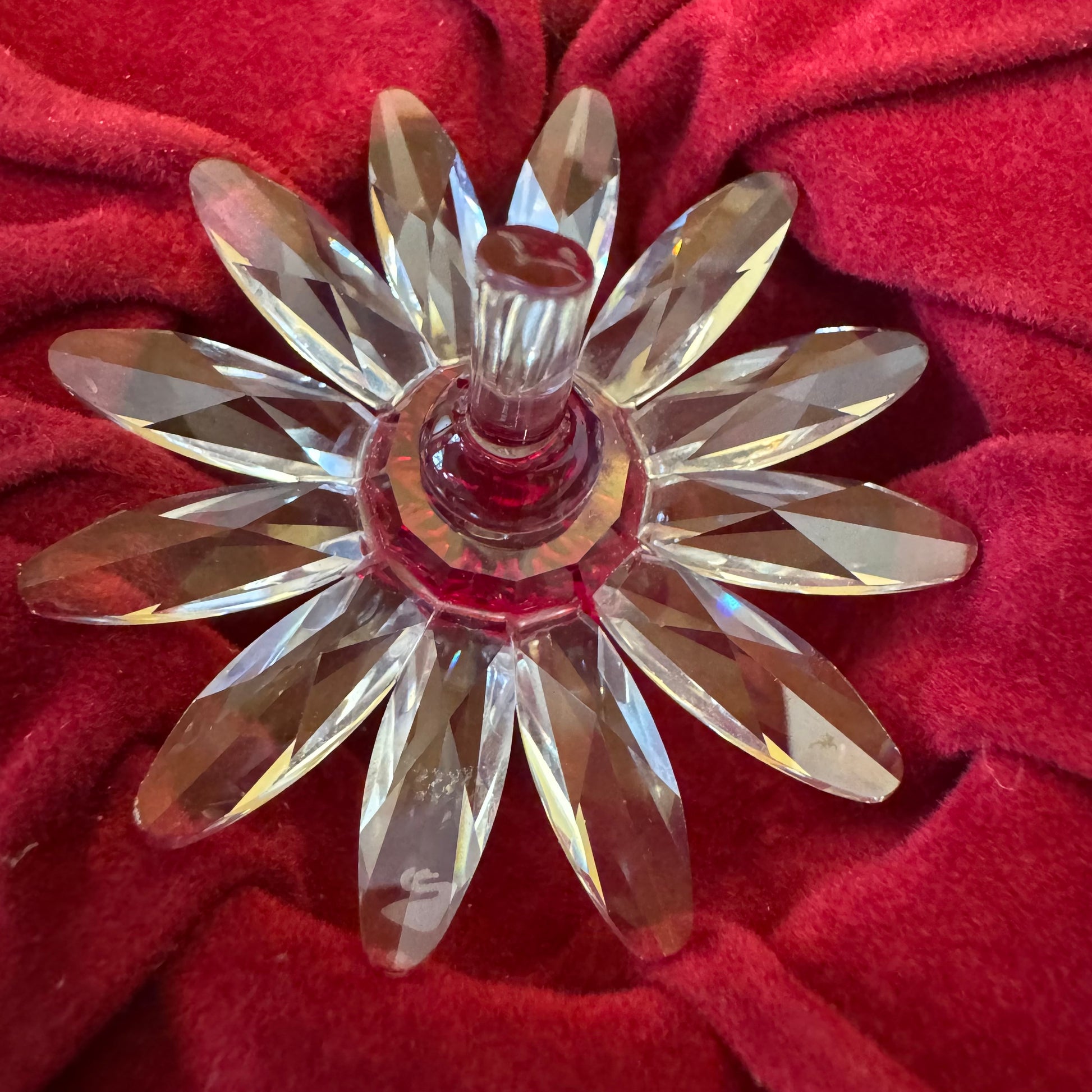 Swarovski Crystal Red Marguerite 2000 Member Renewal Gift