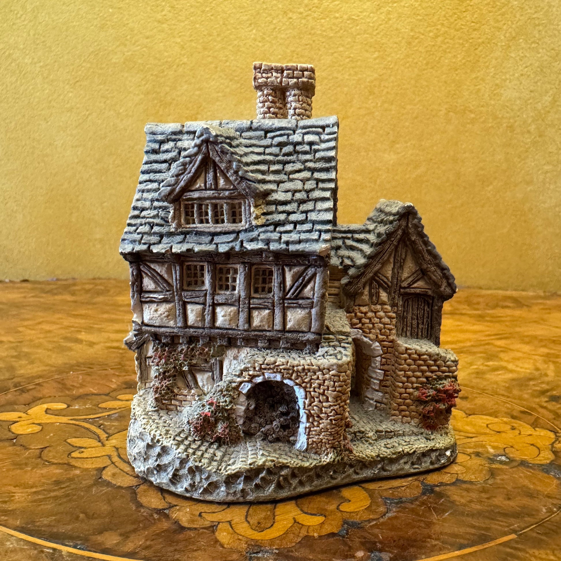 The Bakehouse By David Winter Miniature House 