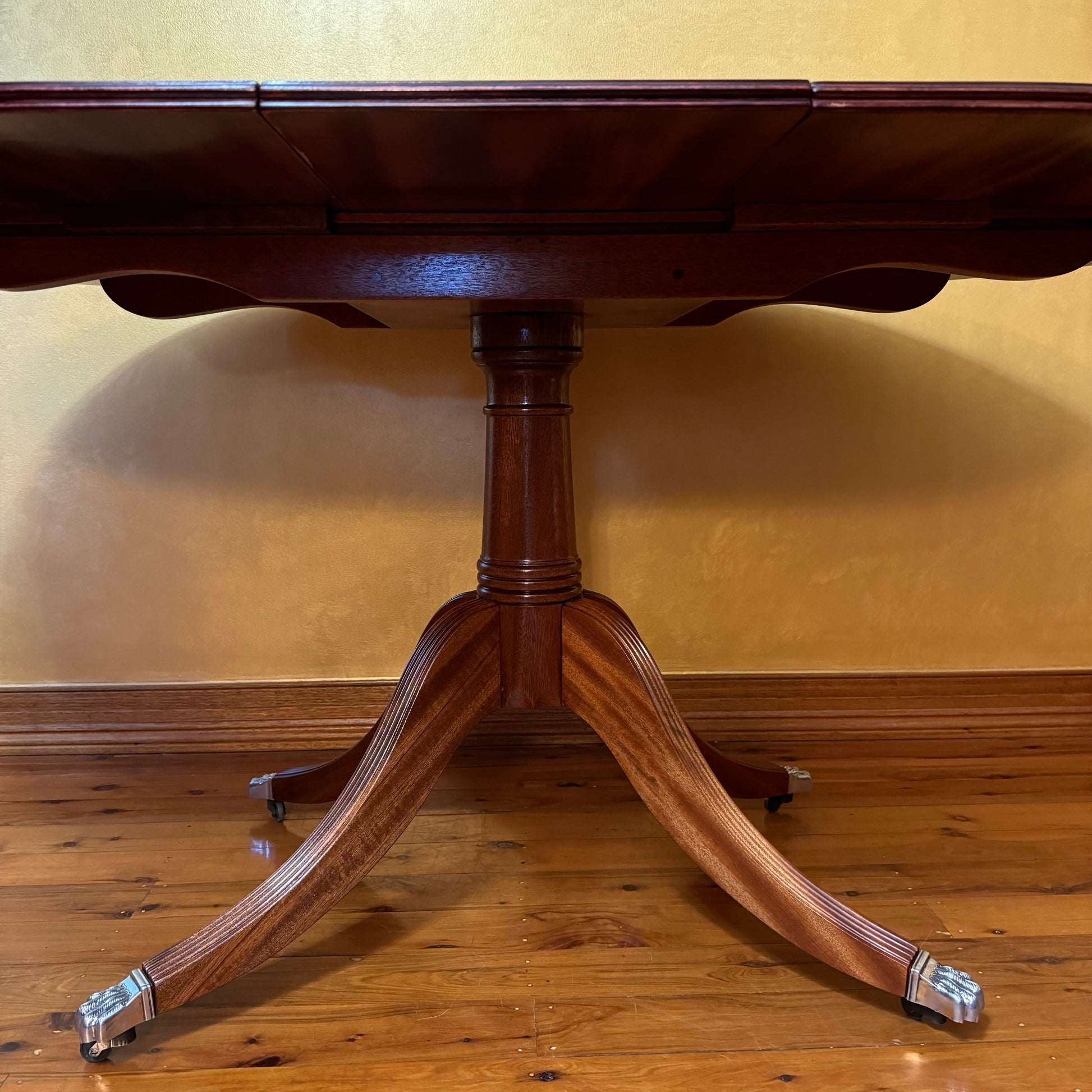 Three Leaf Dinning Table  