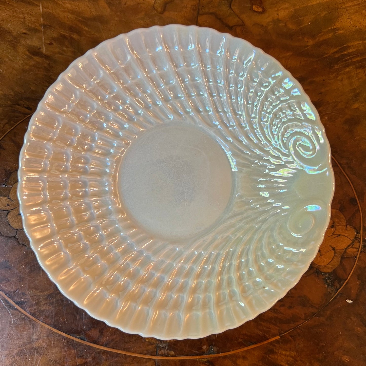 Victoria_Shell_Lustre_Saucer