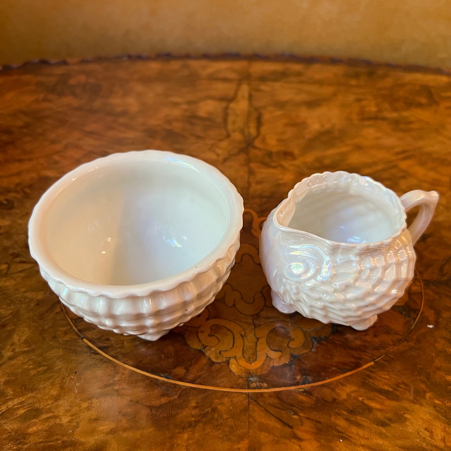 Victoria Shell  Milk & Sugar Bowl Set