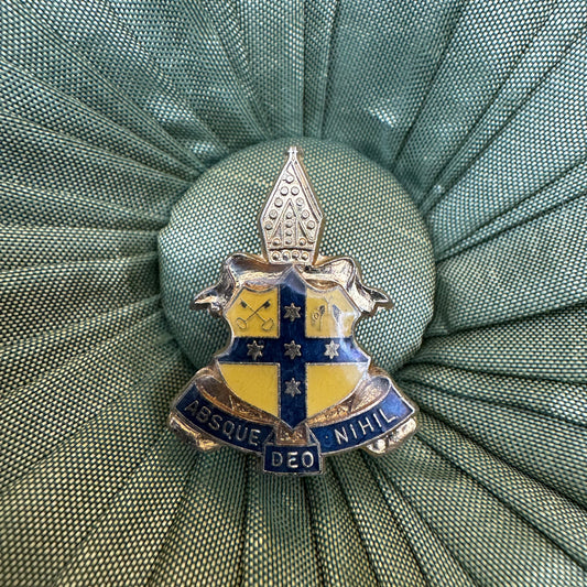 Vintage Absque Deo Nihil The Armidale School Badge Pin