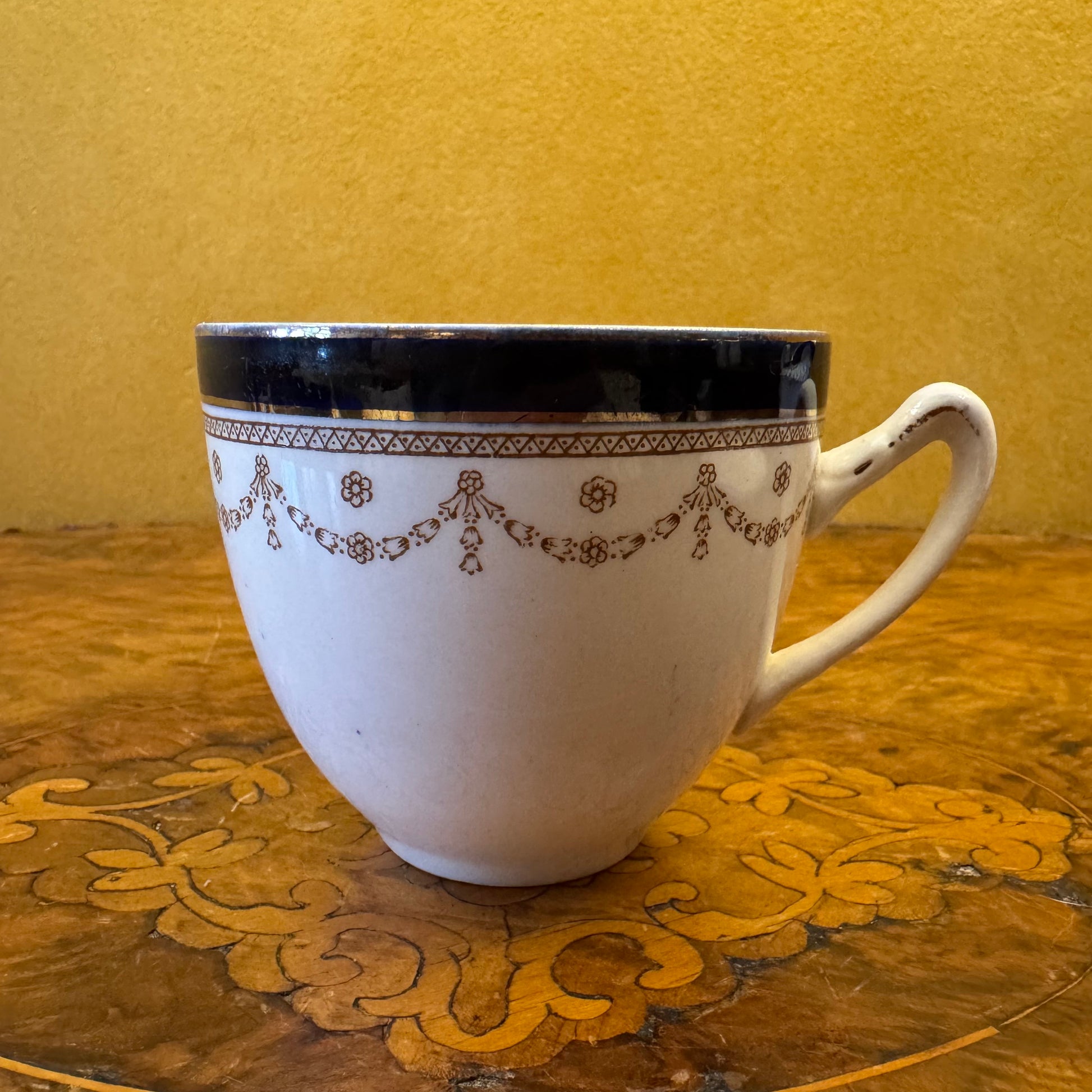 Vintage Alfred Meakin Bleu de Roi Tea Cup