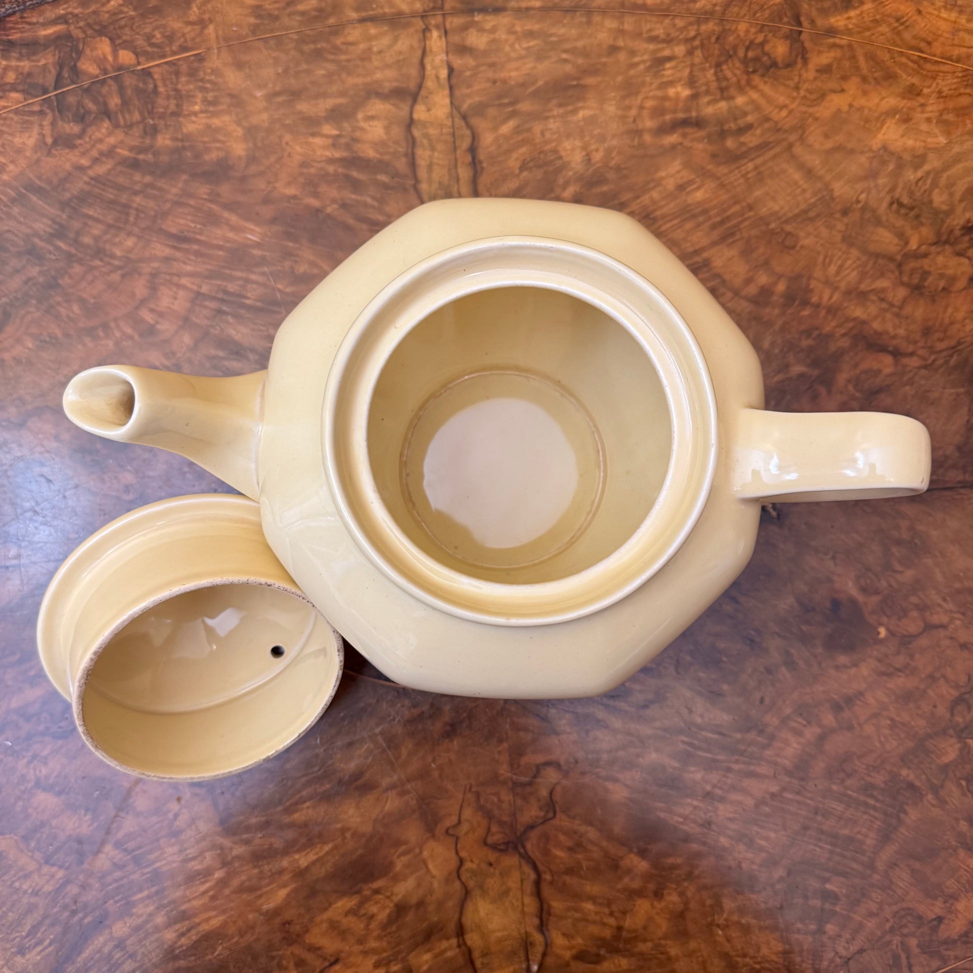 Vintage Barker Brothers Royal Tudor Ware Primrosa 