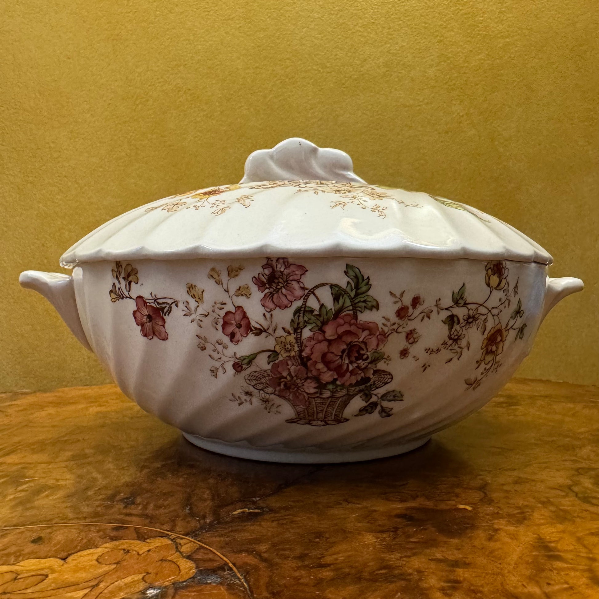 Vintage Clarice Cliff Royal Staffordshire Chelsea Rose Tureen