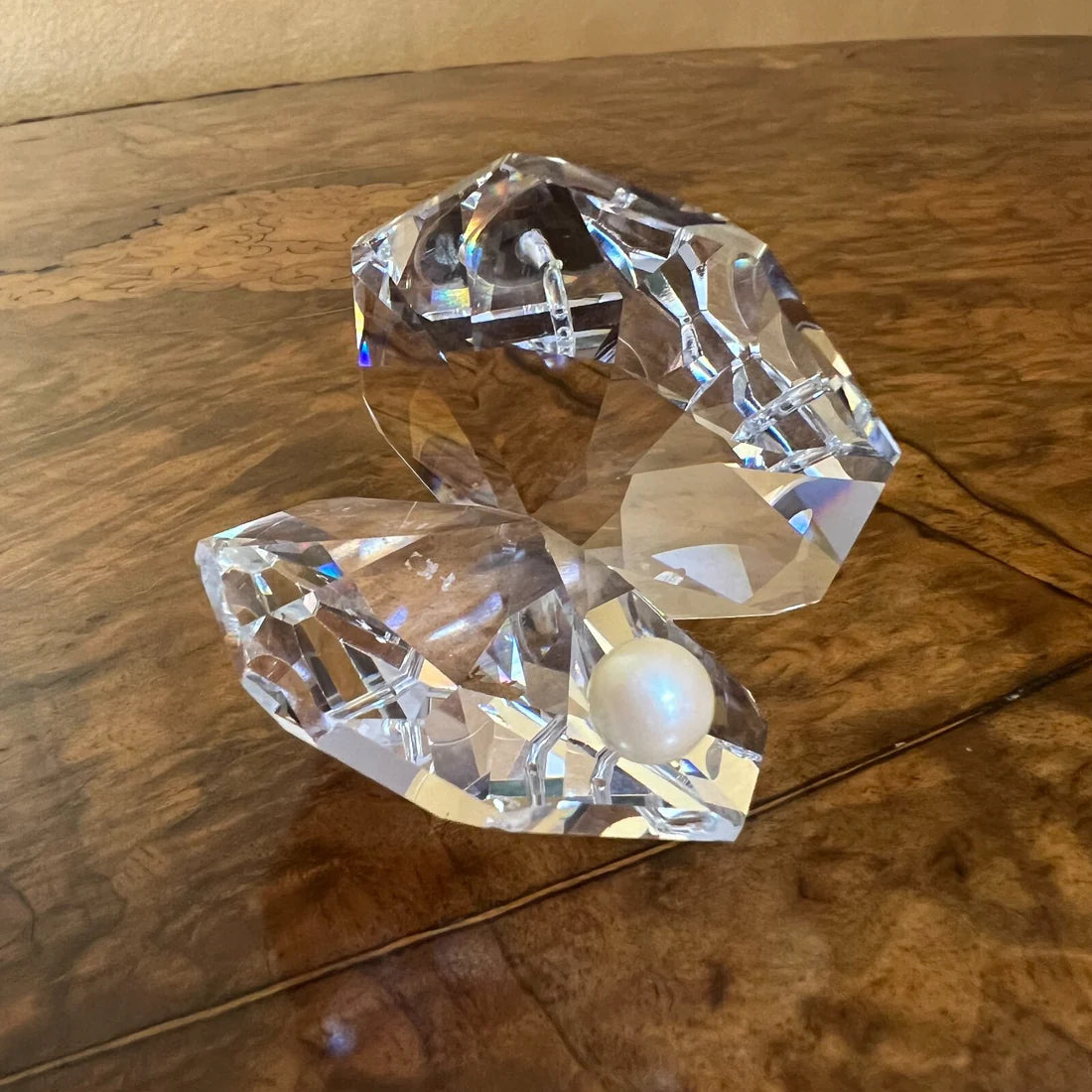 Crystal Shell With Pearl