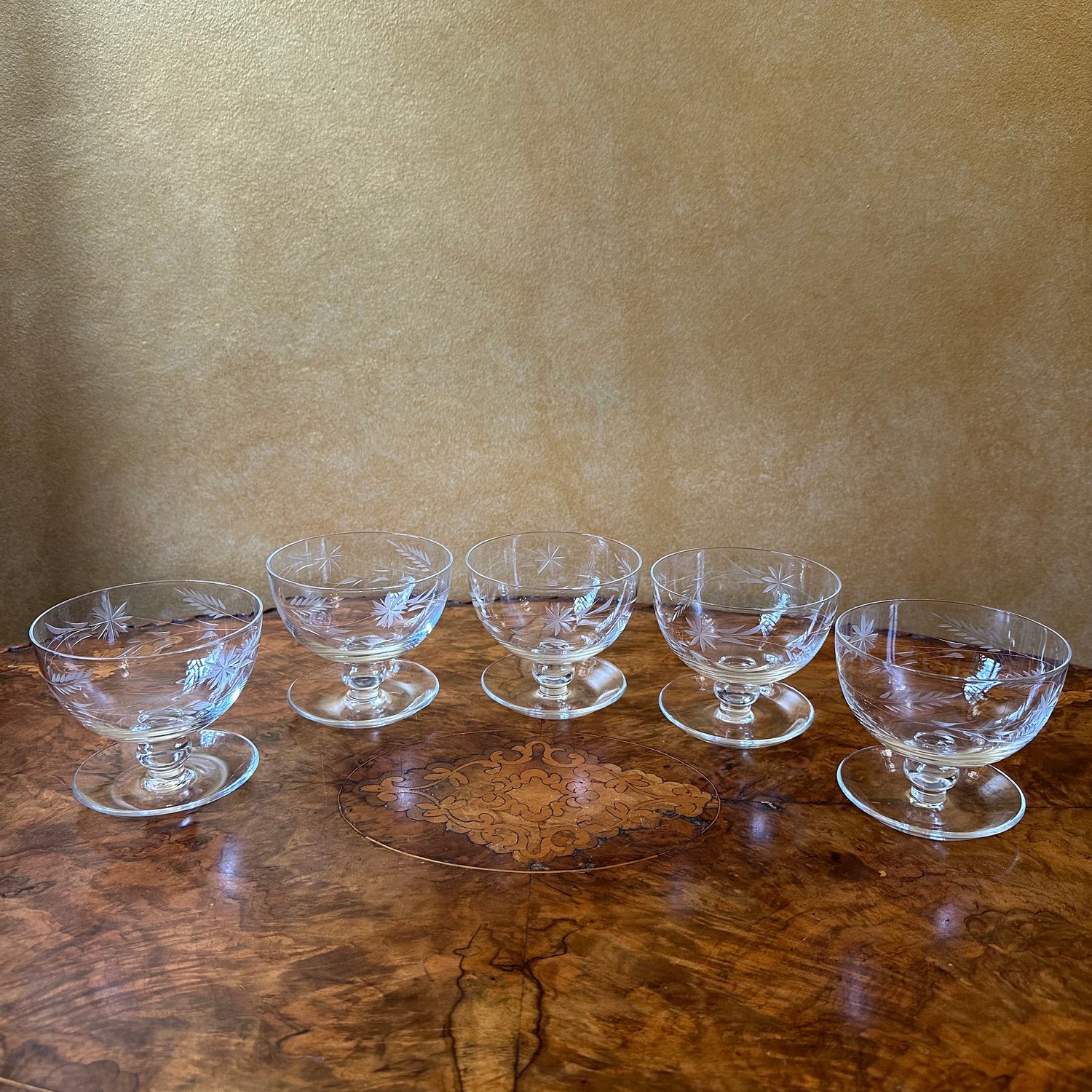 CRYSTAL & GLASS BOWL