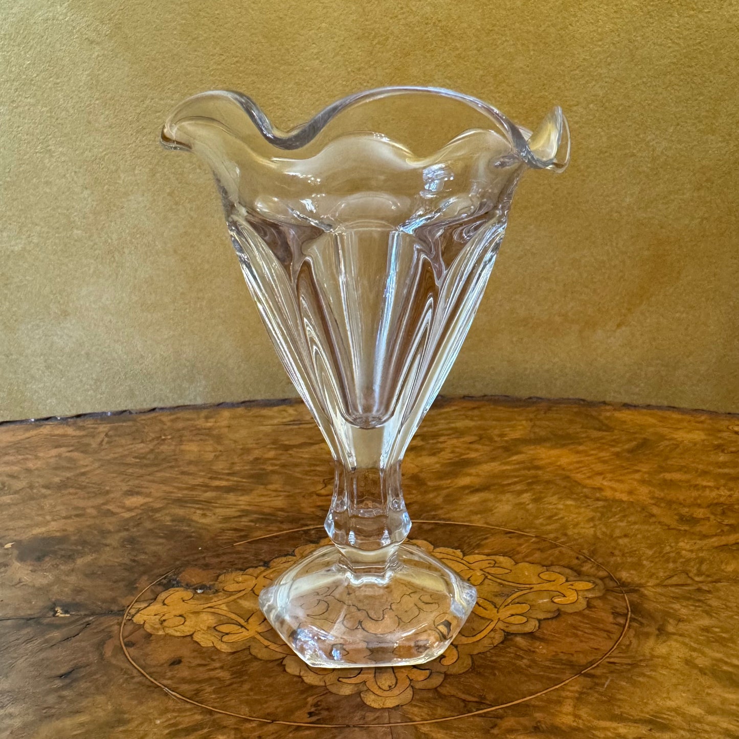 Vintage Glass Curved Edge Sundae Glass 