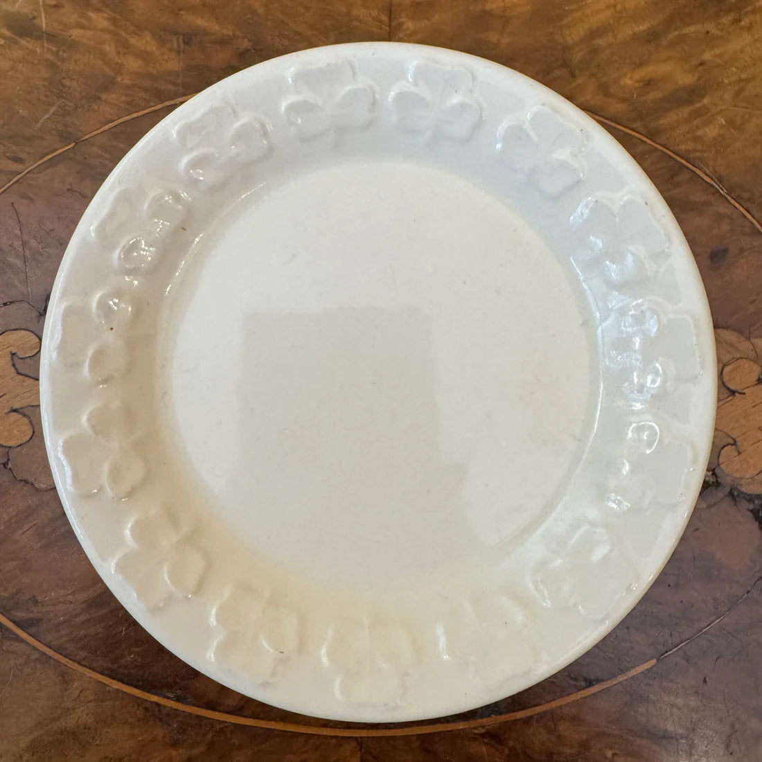 Vintage Clover Embossed Border Trim Small Trinket Dish