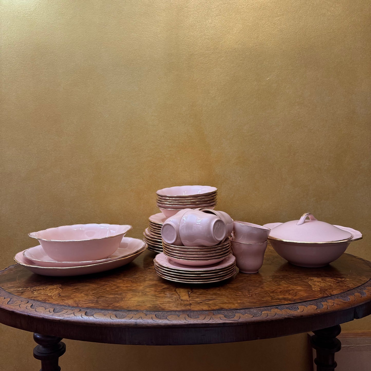 Vintage Grindley Peach Petal Gold Trim 40 Piece Dinner Set