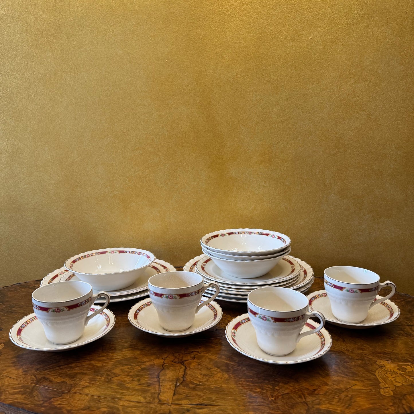 Vintage J & G Meakin Floral Border Print 20 Piece Dinner Set 