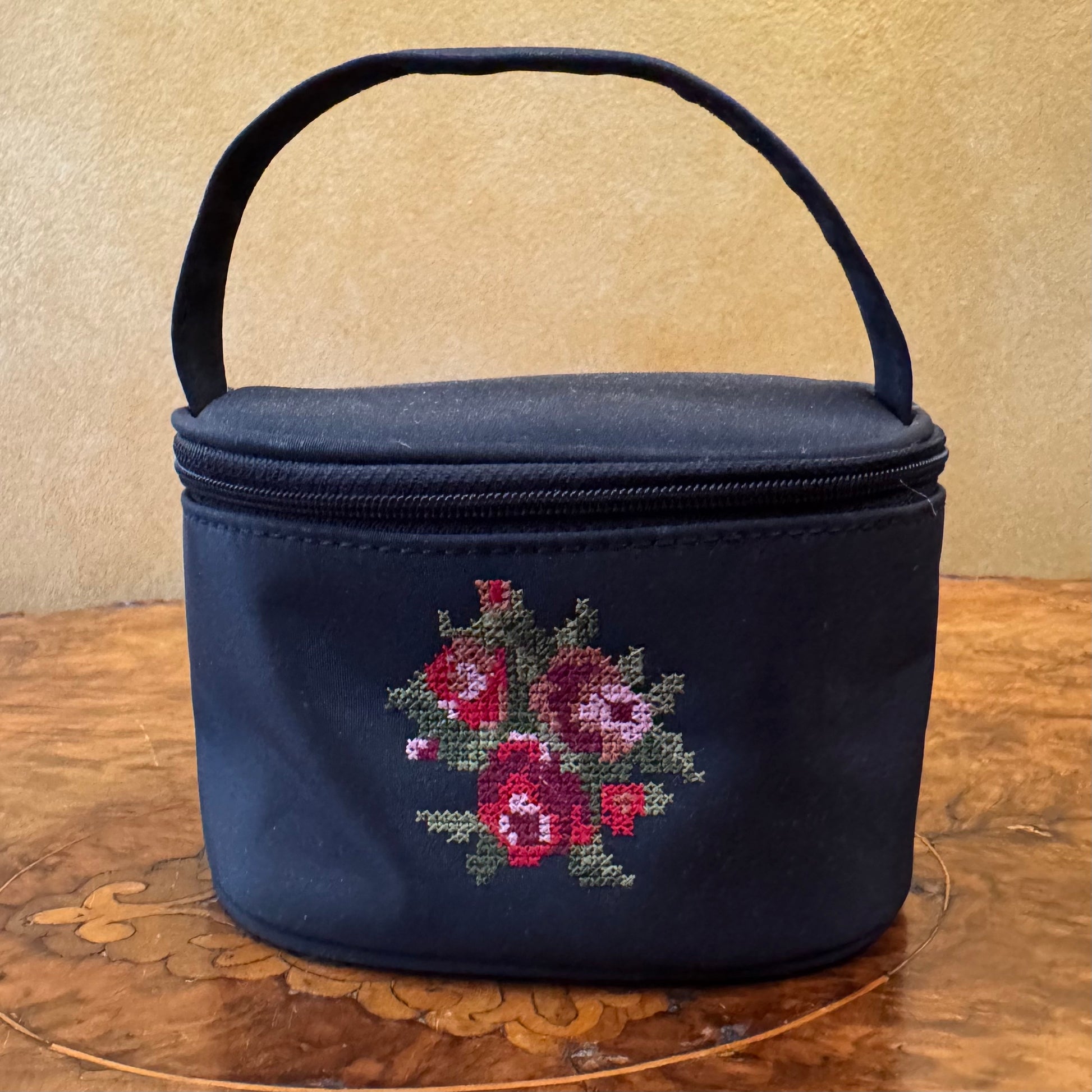 Vintage Make-Up Embroidered Toiletry Bag
