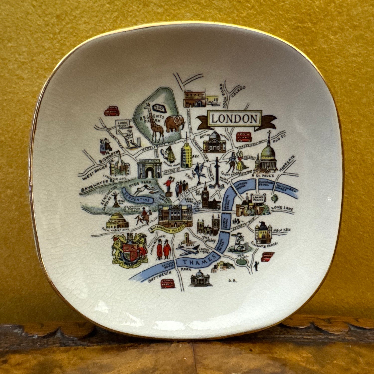DISHES / TRINKET BOXES / JARS