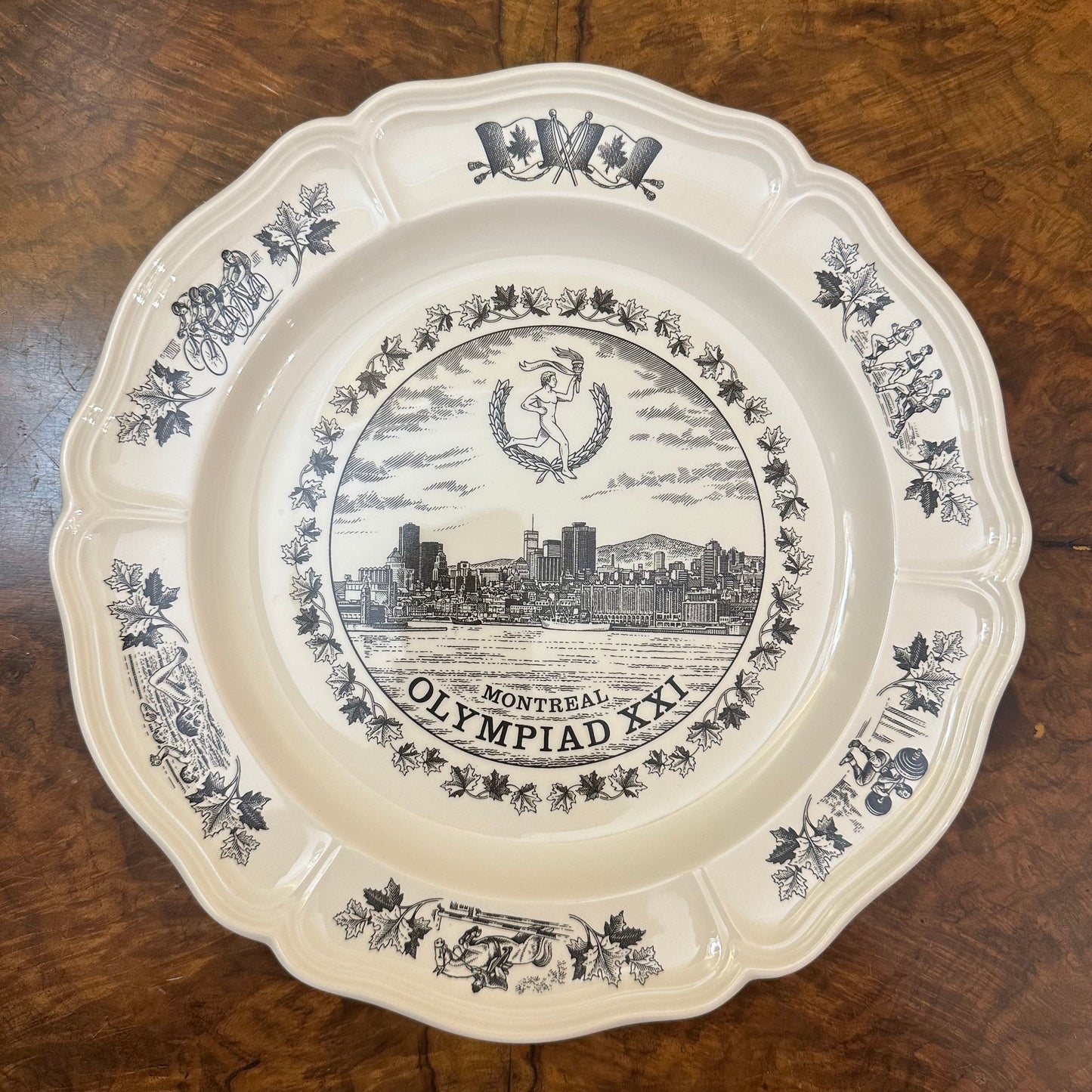 Vintage Montreal Olympiad XXI Wedgwood Olympic Games Collector Plate