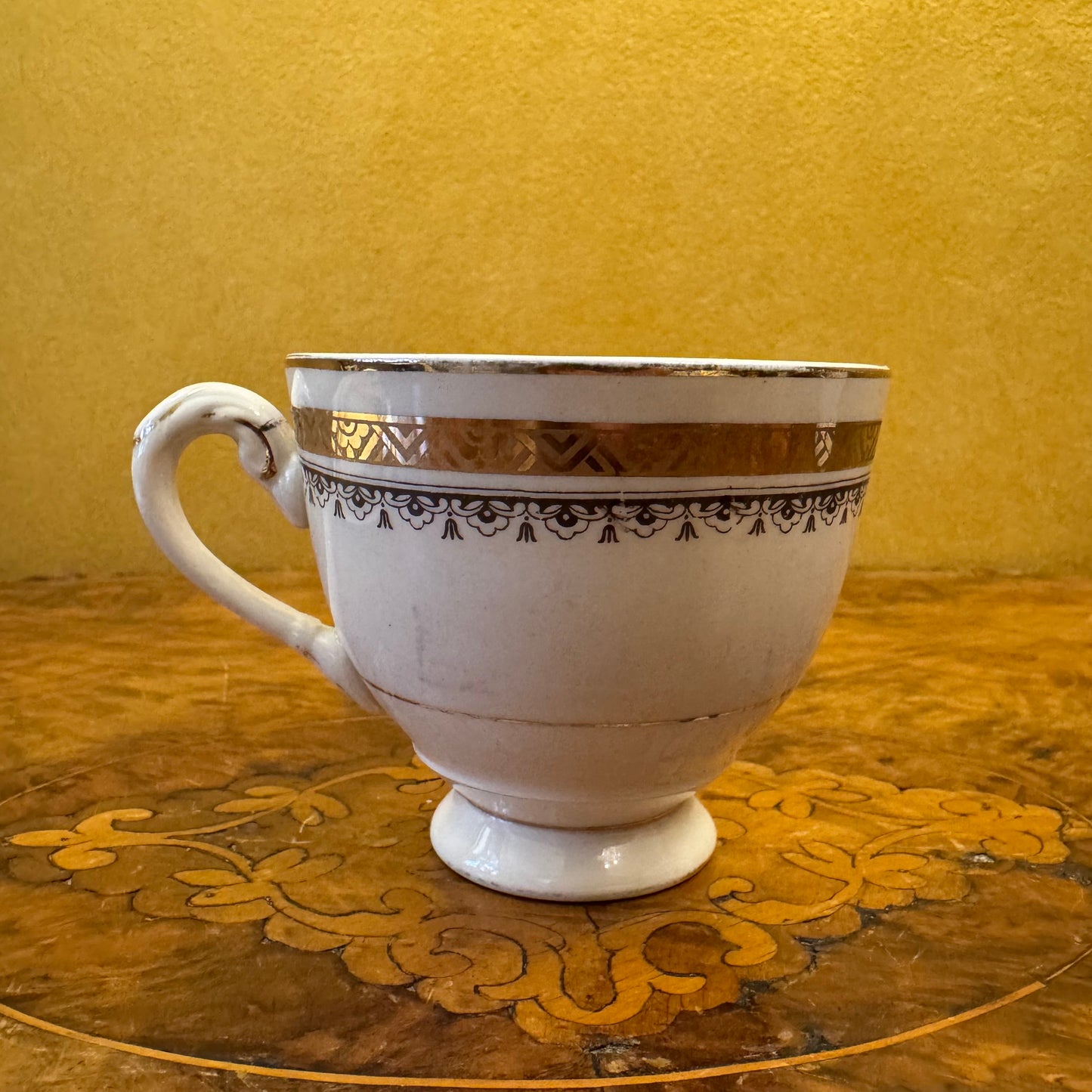 Vintage Myott Gold Print Tea Cup 