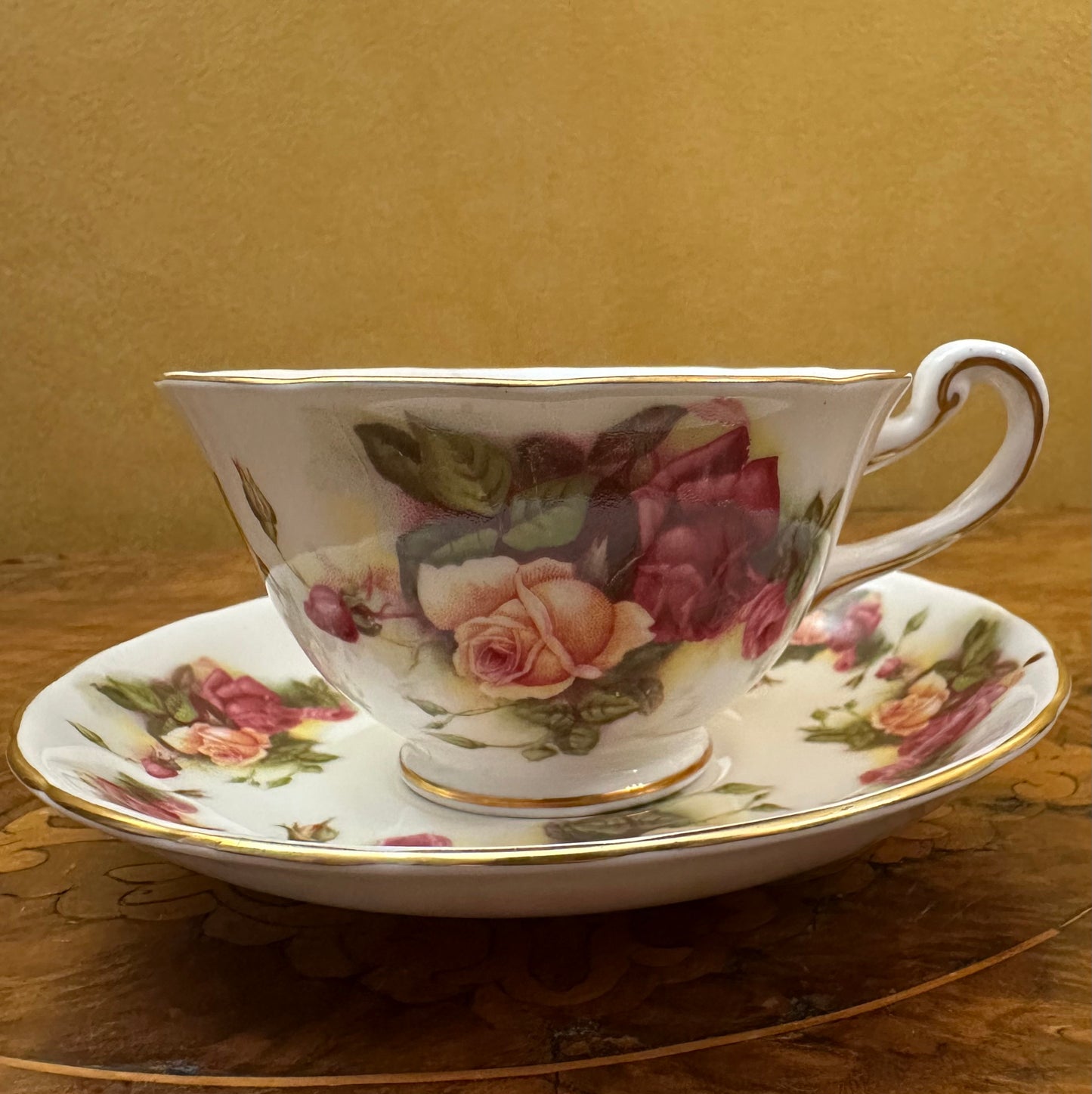 Vintage New Chelsea Cabbage Rose Tea Cup & Saucer 