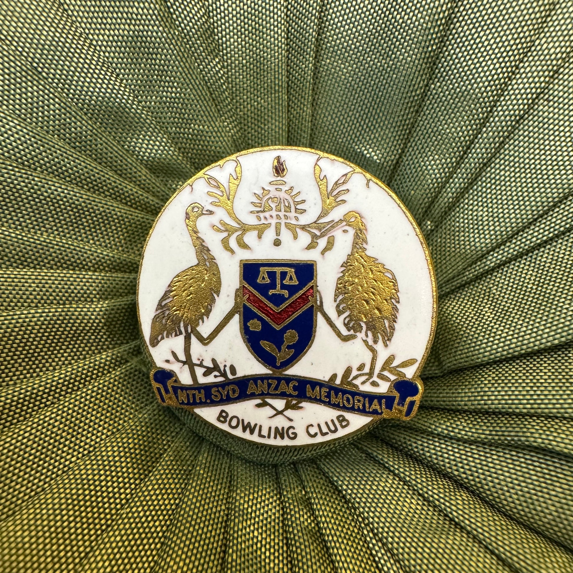 Vintage North Sydney ANZAC Memorial Bowling Club Badge Pin