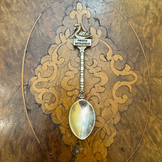 Vintage Pioneer Settlement Swan Hill VIC Souvenir Spoon 