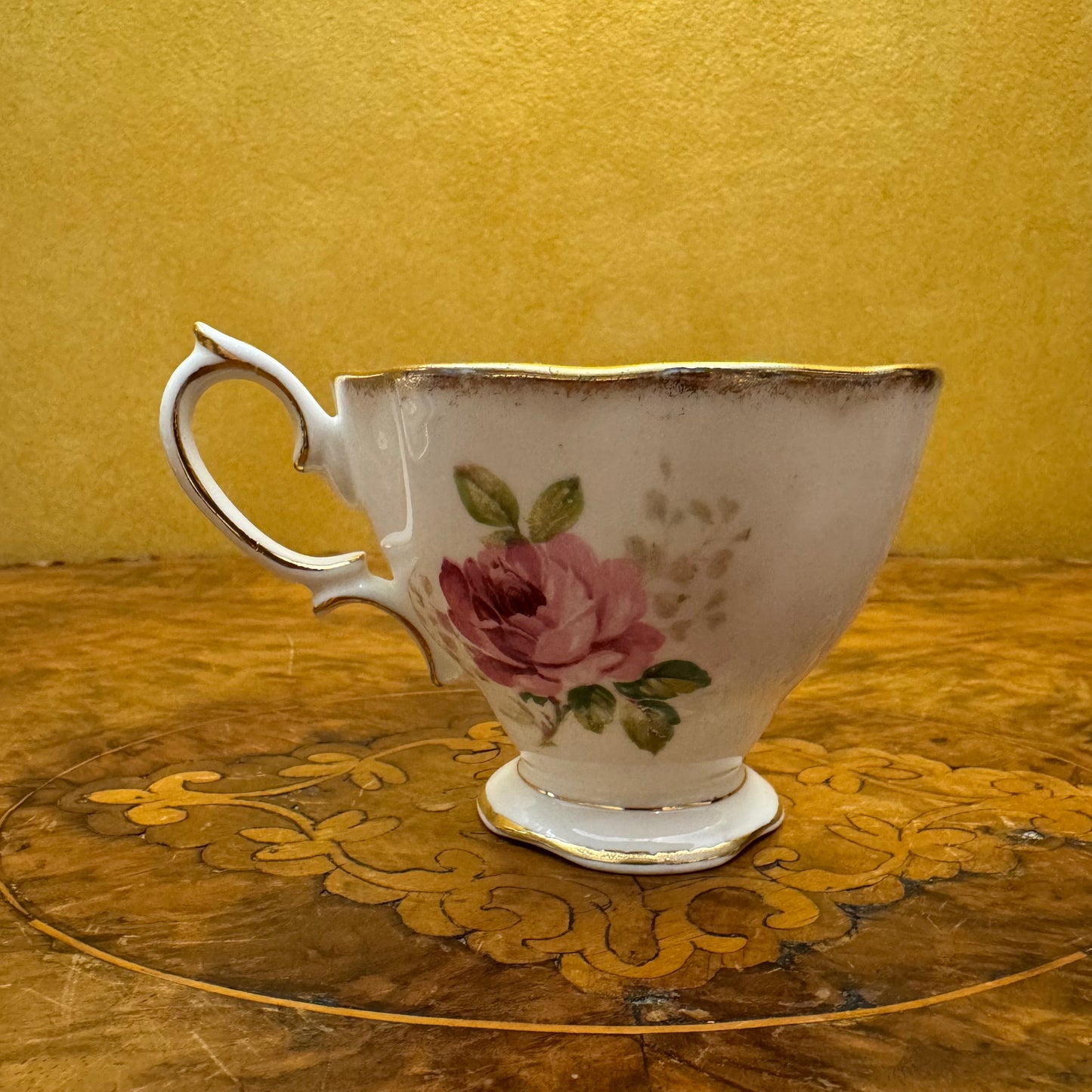 Vintage Royal Albert American Beauty Cup 