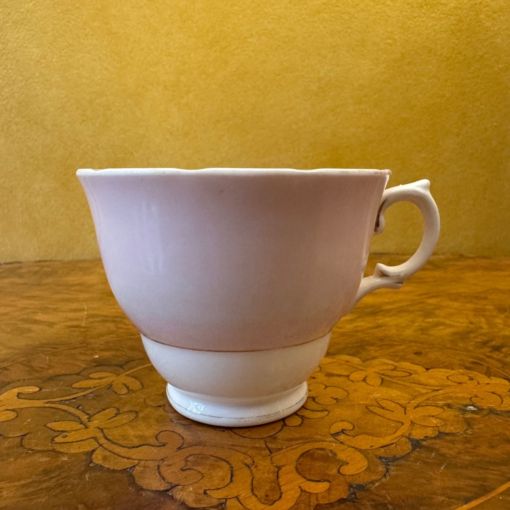 Vintage Royal Vale Pink & White Tea Cup