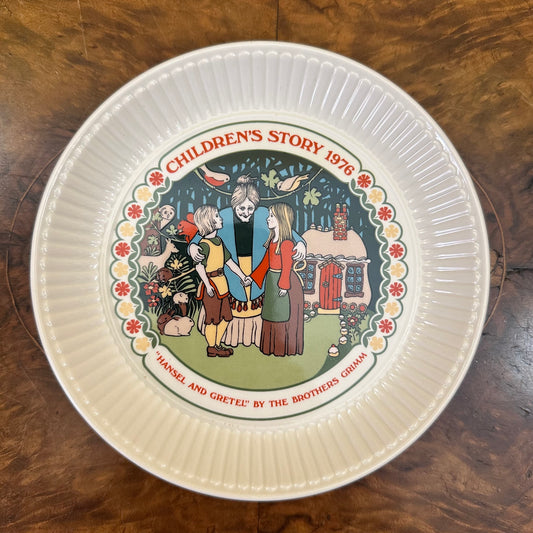 Vintage Wedgwood Children's Story 1976 "Hansel & Gretel" By The Brothers Grimm