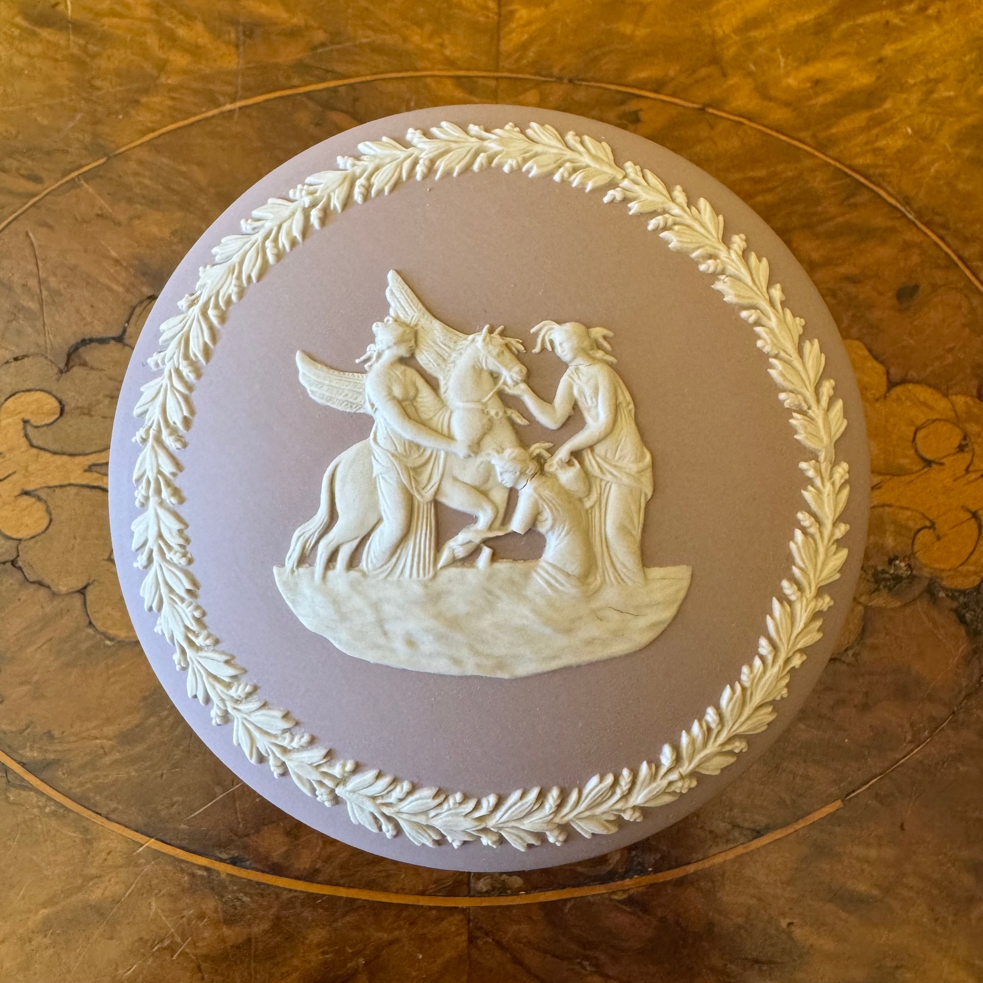 Vintage Wedgwood Jasperware Lilac Round Neoclassical Trinket Box