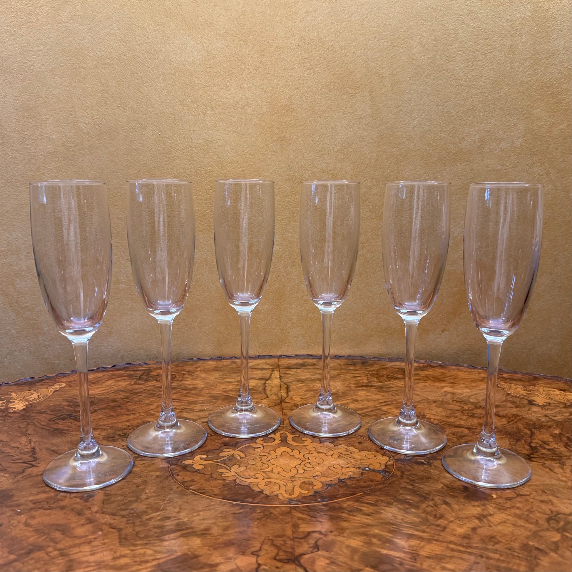 Vue Oslo Collection Champagne Flutes Set 