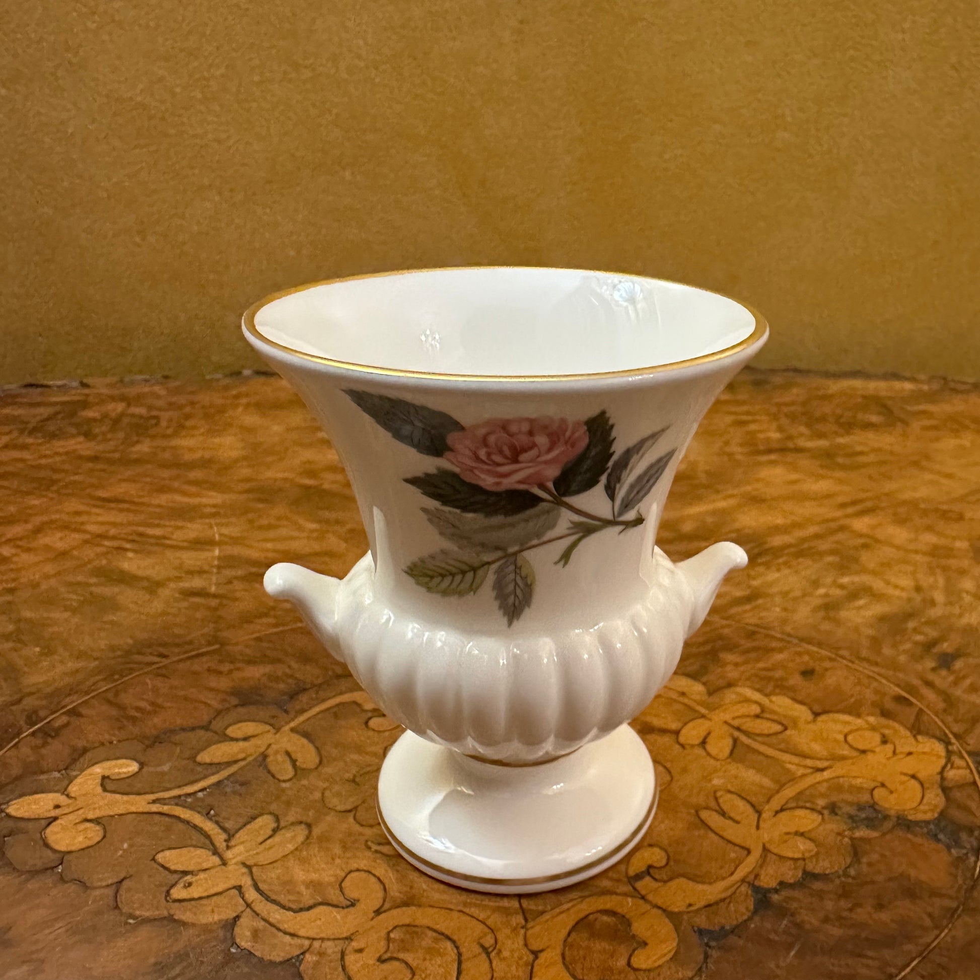 Wedgwood Hathaway Rose Small Urn 