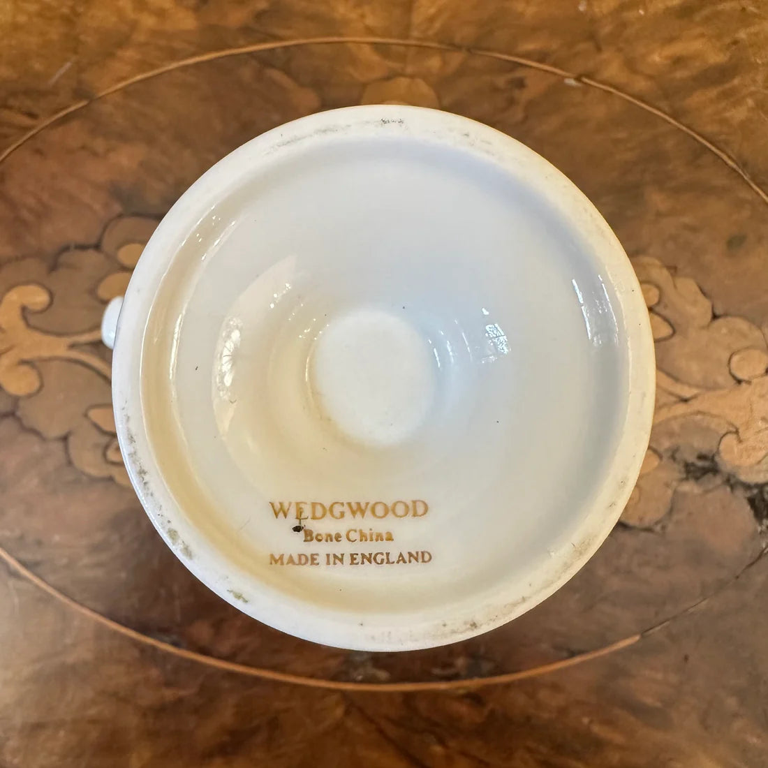 Wedgwood Hathaway Rose Small Urn Vase