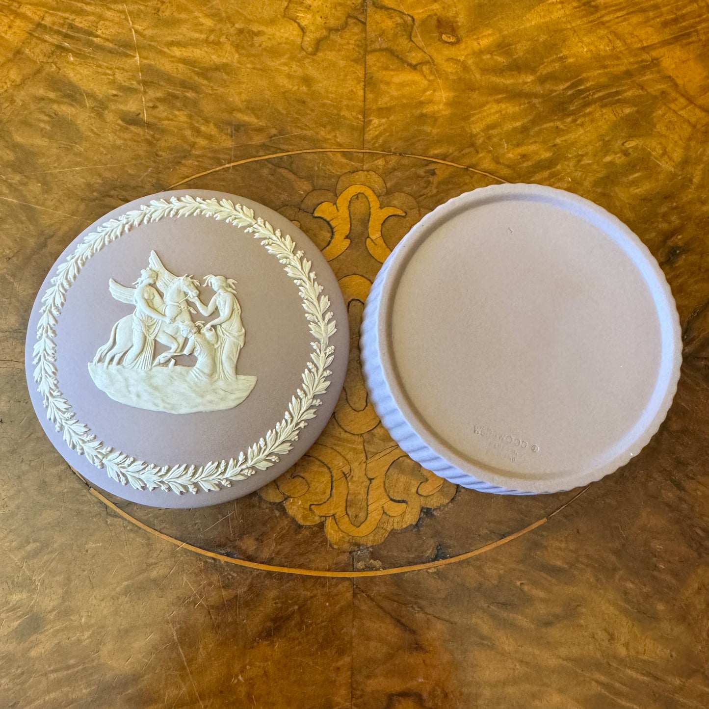Wedgwood Jasperware Lilac Neoclassical Box