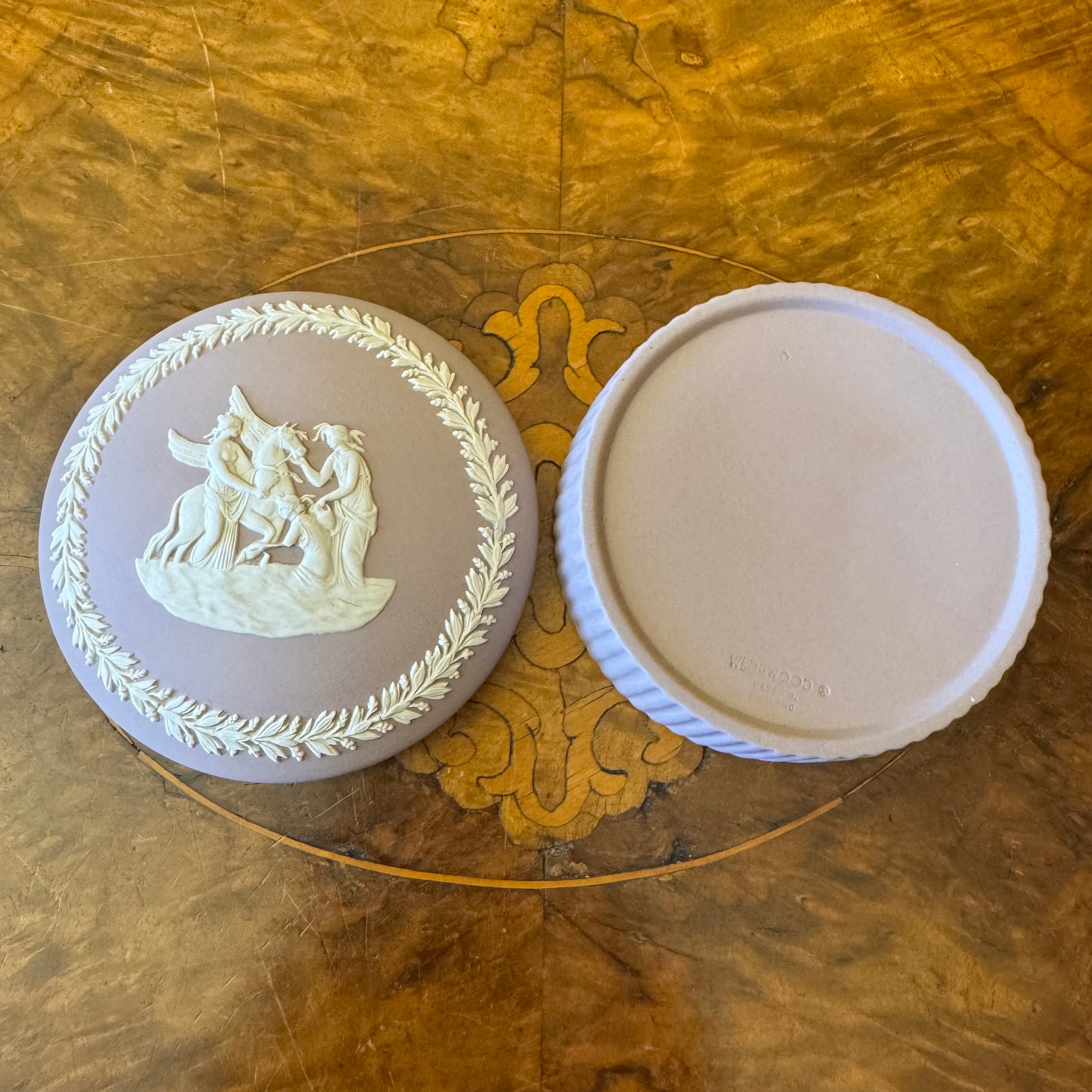 Wedgwood Jasperware Lilac Neoclassical Box
