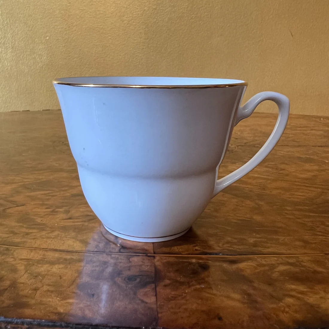 White & Gold Trim Tea Cup & Saucer