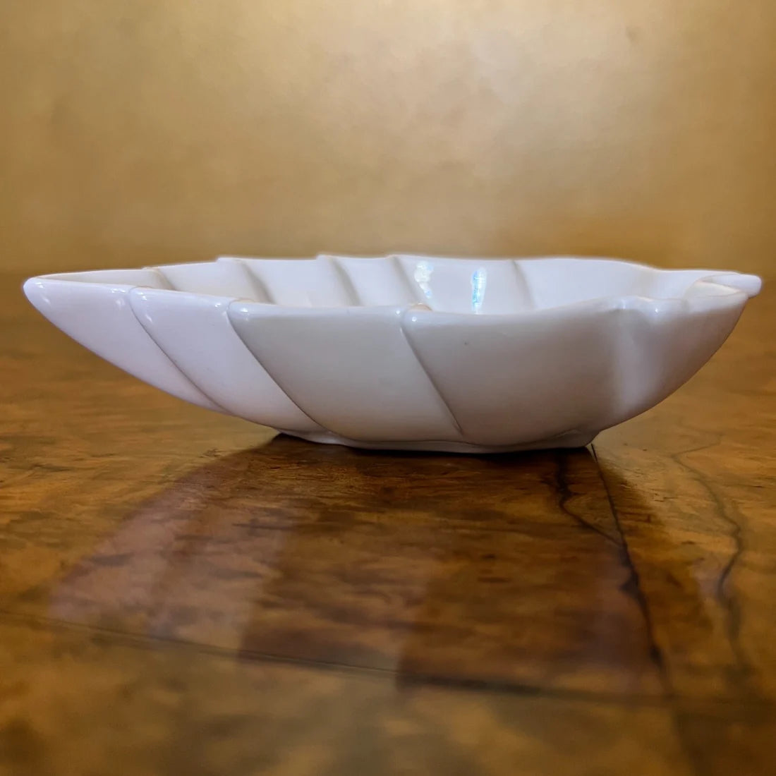 White Leaf Shape Dish