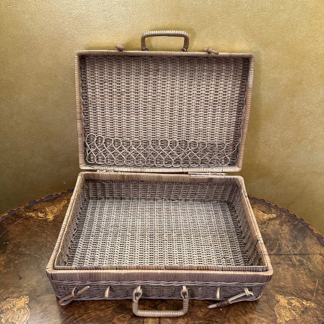 Vintage Wicker Storage Picnic Basket