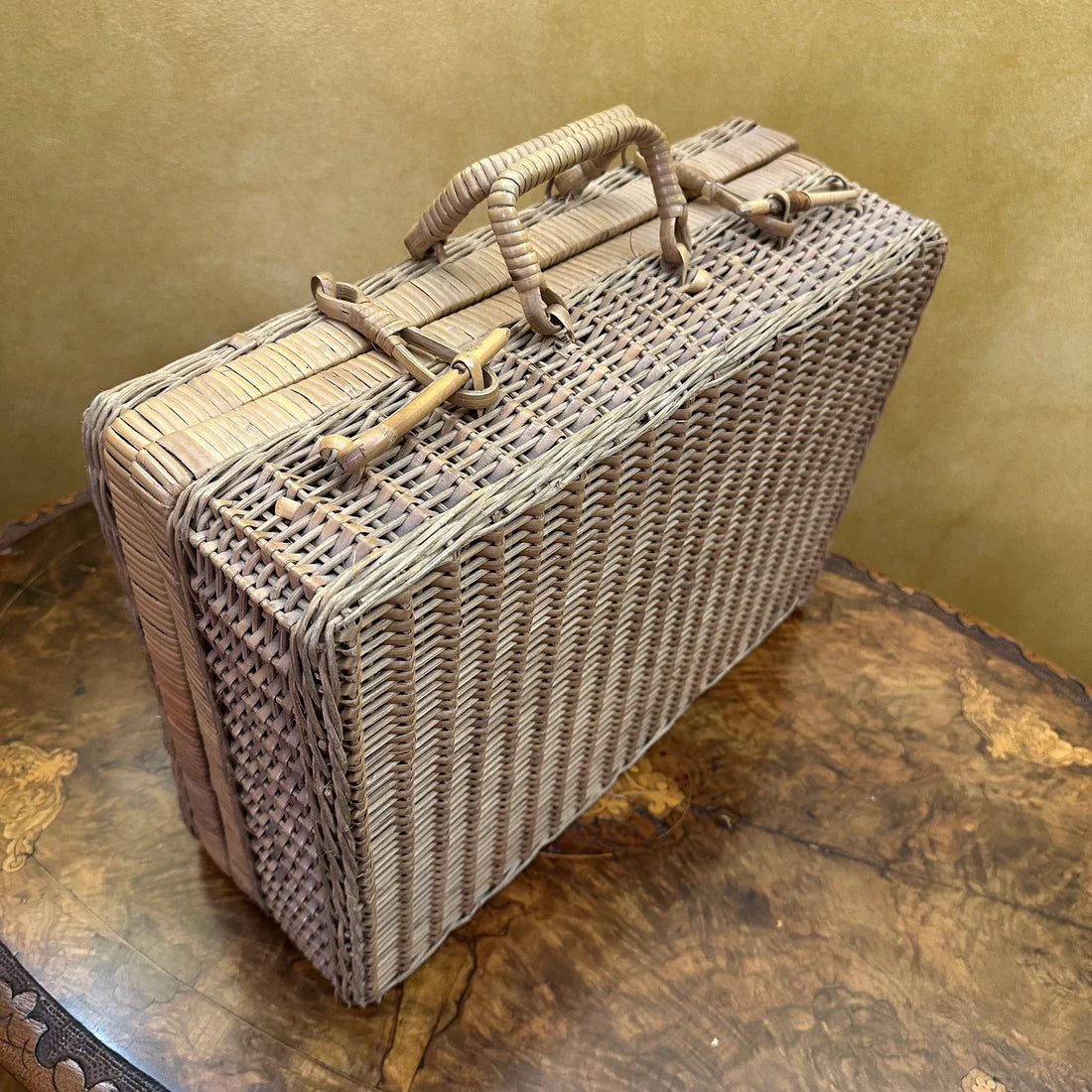 Vintage Wicker Storage Picnic Basket
