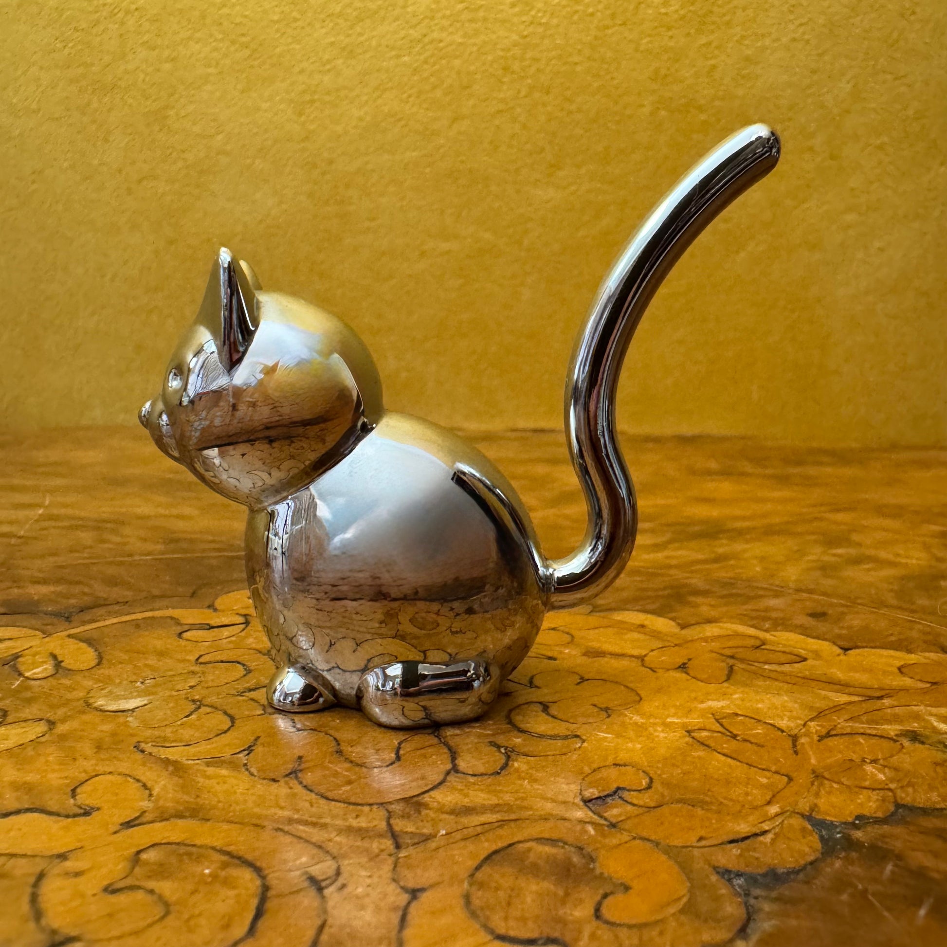 Zoola Cat Ring Holder 