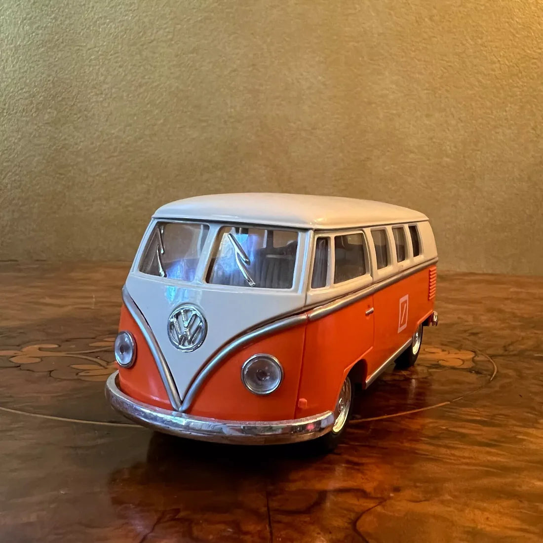 Kinsmart Volkswagen Classical Bus