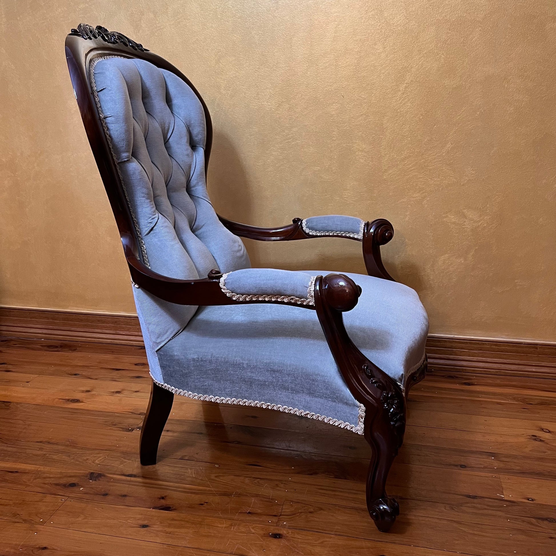 Antique Cedar Green Velvet Grandfather Chair – Antiques Yeah