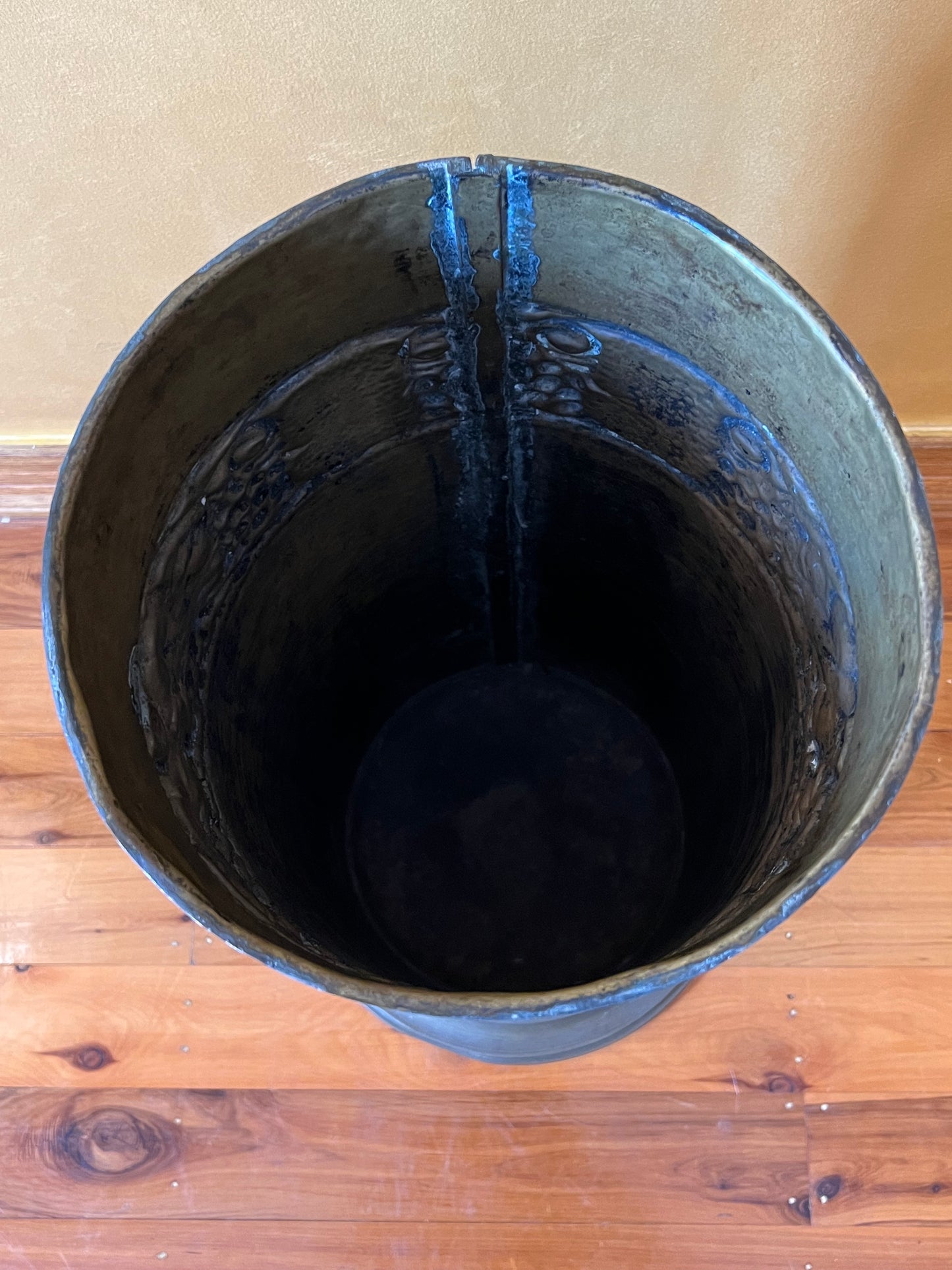 Antique Brass Grapes Leaves Embossed Umbrella Stand